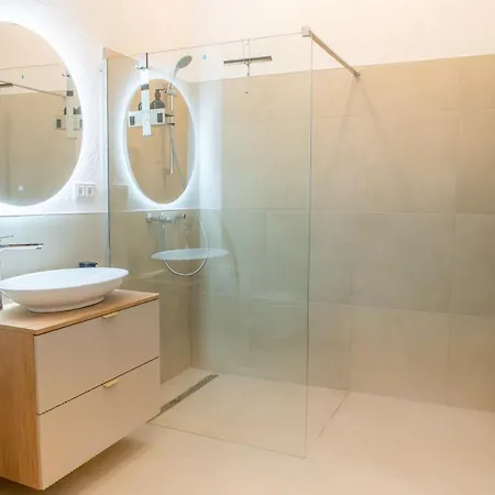 1 Br - 1 Schlafzimmer - Große Terrasse - Café - Sekt - An Den Weinbergen Hébergement de vacances