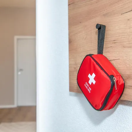 Hébergement de vacances 1 Br - 1 Schlafzimmer - Große Terrasse - Café - Sekt - An Den Weinbergen *