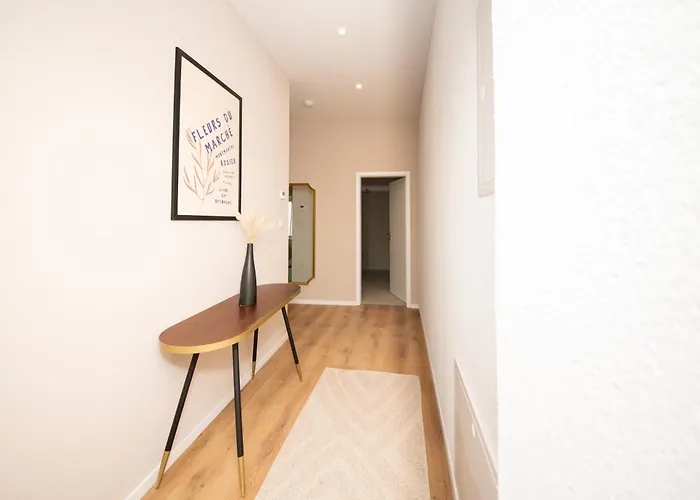 1 Bedroom - 1 Schlafzimmer - Grosse Terrasse - Cafe - Sekt - An Den Weinbergen